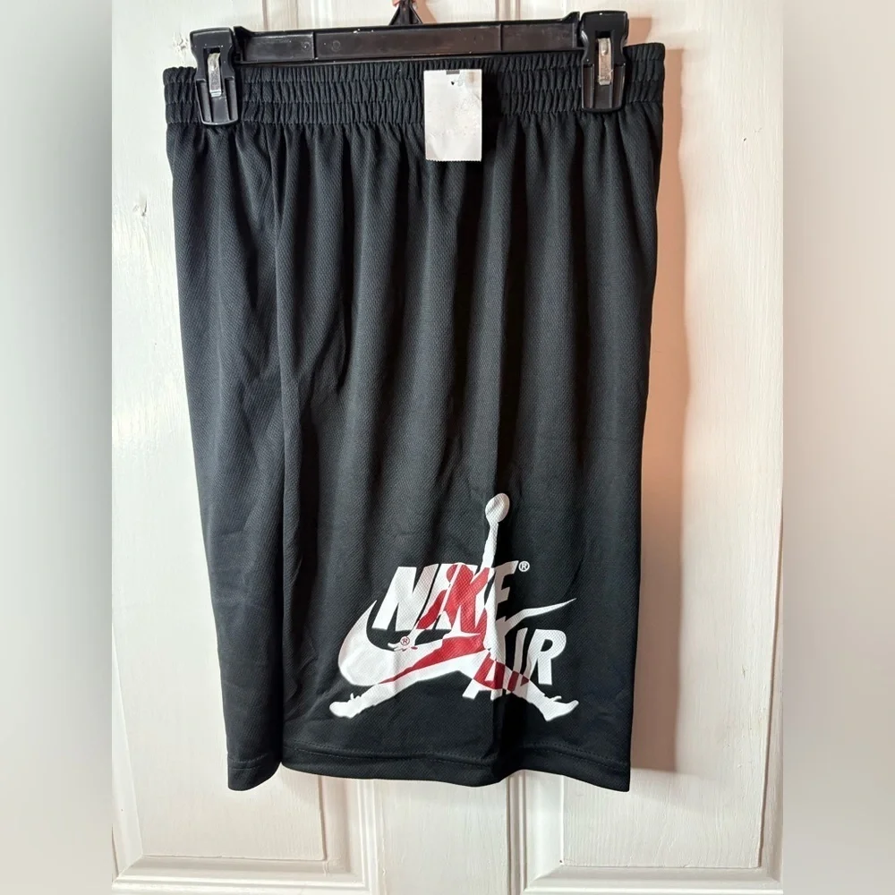 Nike Air Jordan Shorts Boys Medium Jumpman Basketball 95A126-023  NWT size 13-15